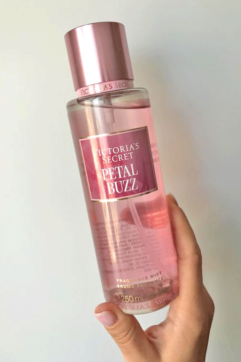 Parfemisani sprej za telo Victoria's Secret Petal Buzz 250 mlIVET.RS - Nova Kolekcija